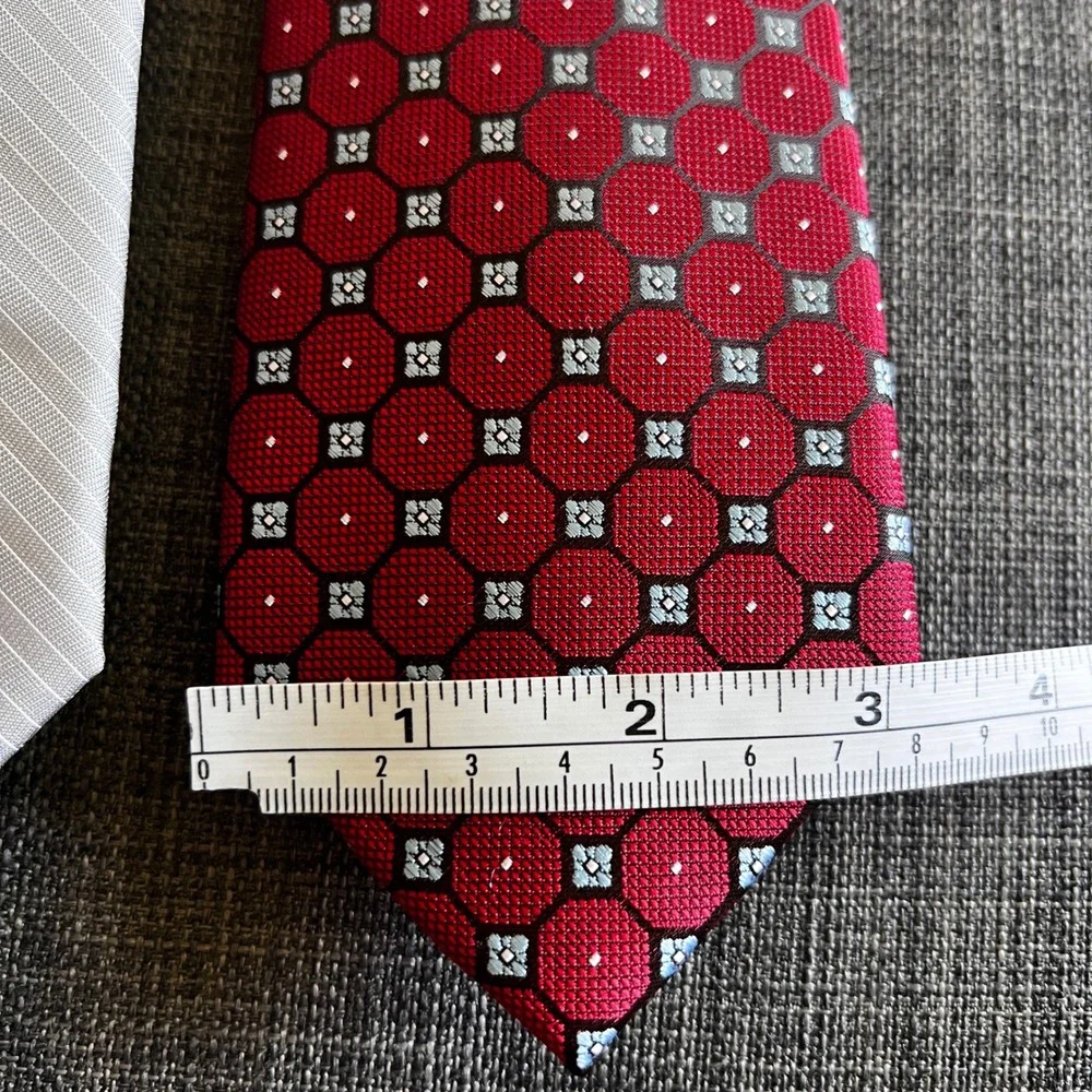 Club Room Regular Neck Tie Set 2 Red‎ Gray Geometric Striped Silk Blend NWT 0325